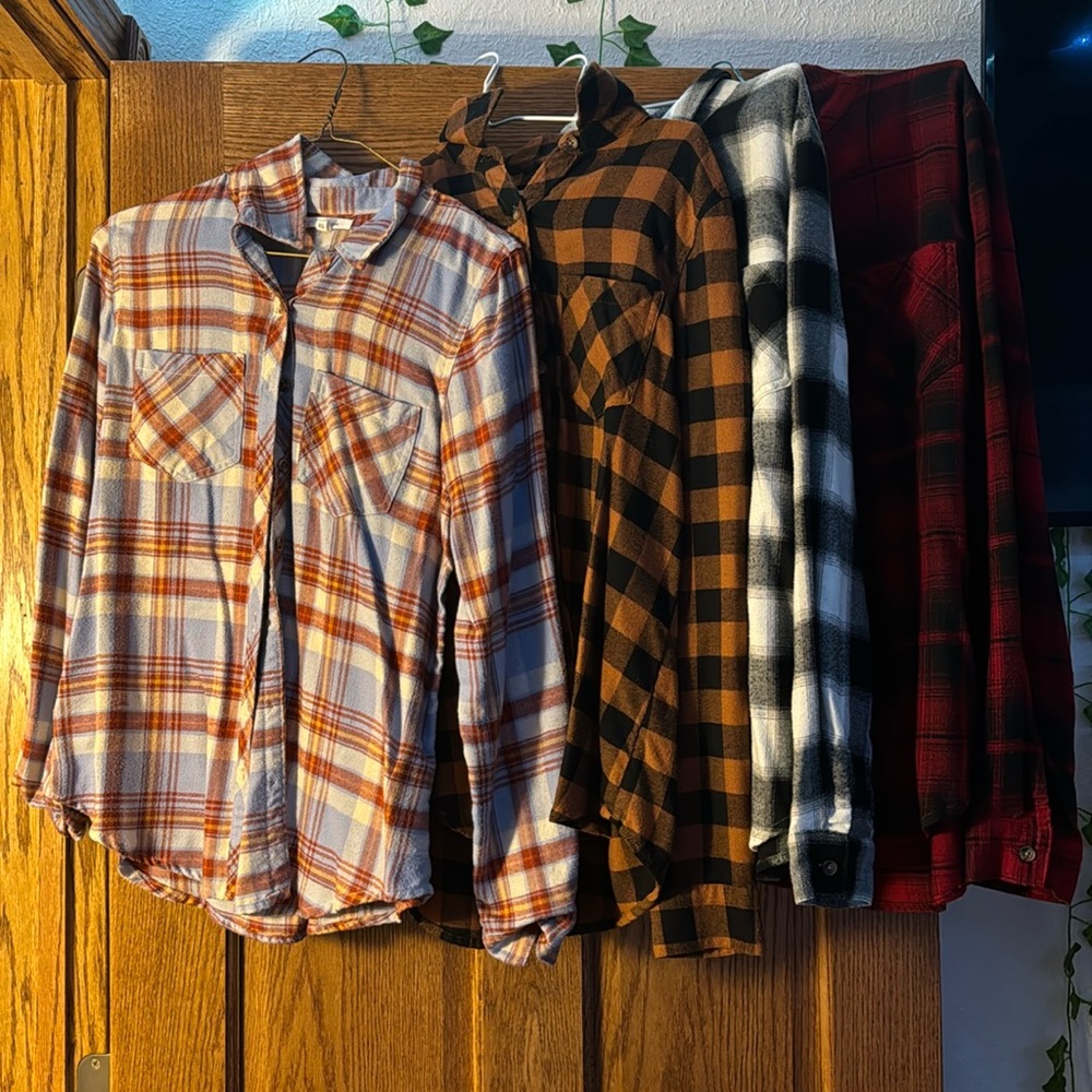 Set of 4 flannels